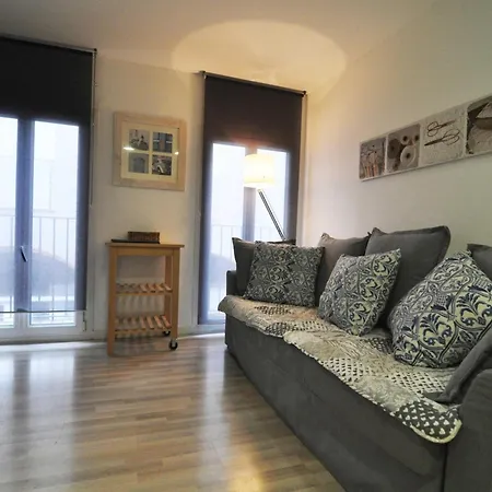 Acogedor En El Centro De L'escala Con Terraza Privada - Hisp-7-28 * Torroella de Montgrí
