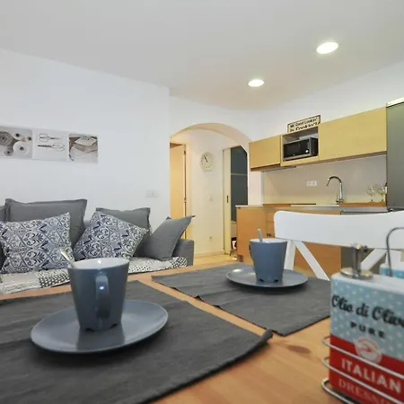 Acogedor En El Centro De L'escala Con Terraza Privada - Hisp-7-28 Torroella de Montgrí