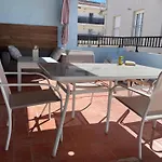 Acogedor En El Centro De L'escala Con Terraza Privada - Hisp-7-28 * Торроэлья-де-Монгри